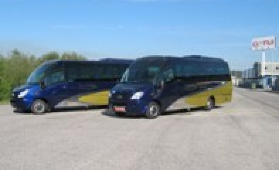 Autobuses Cuadra estrena dos COMPA PMR de UNVI