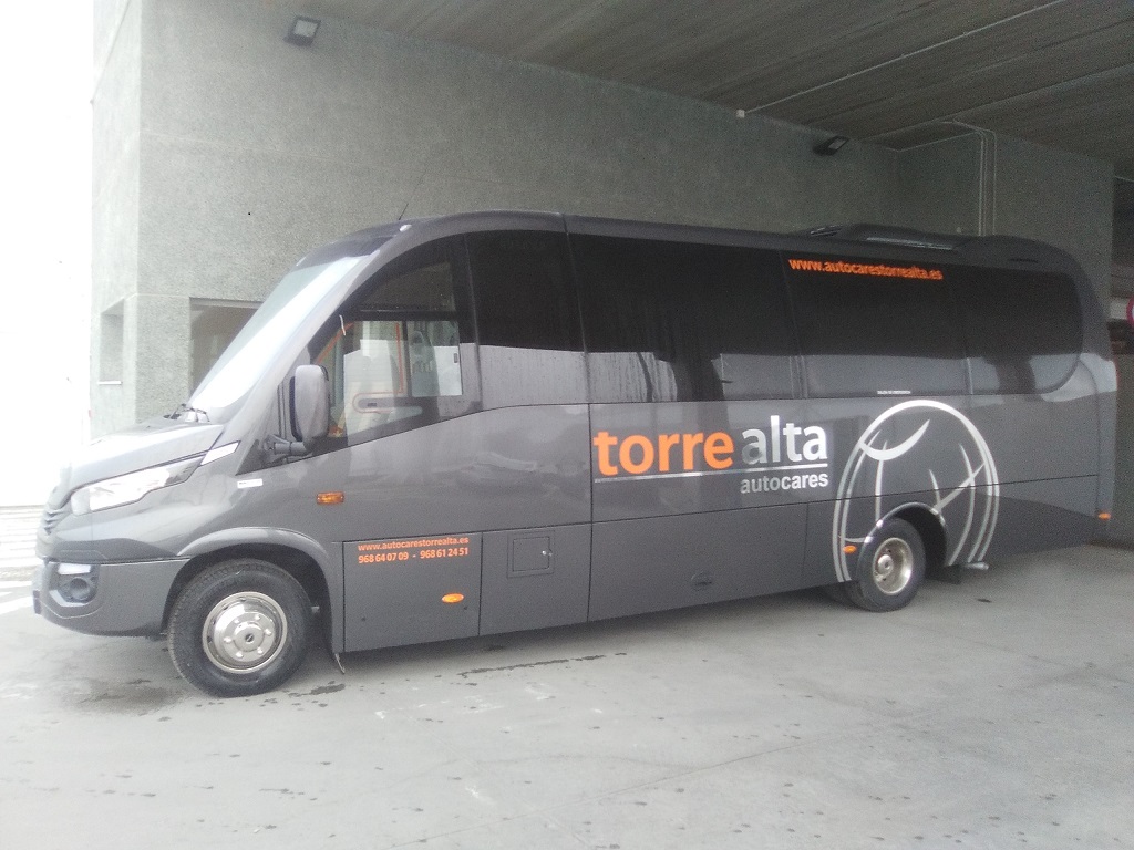 Autocares Torre Alta confía en UNVI y en IVECO