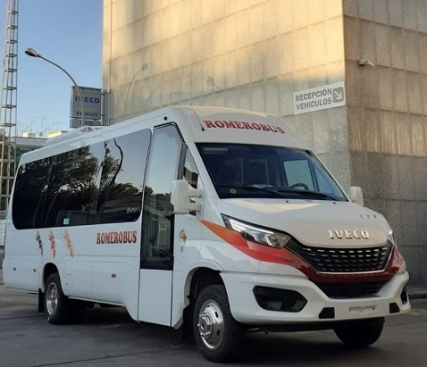 UNVI y AUTO DISTRIBUCIÓN HISPALIS hacen entrega de un microbús VENDAL a ROMEROBUS