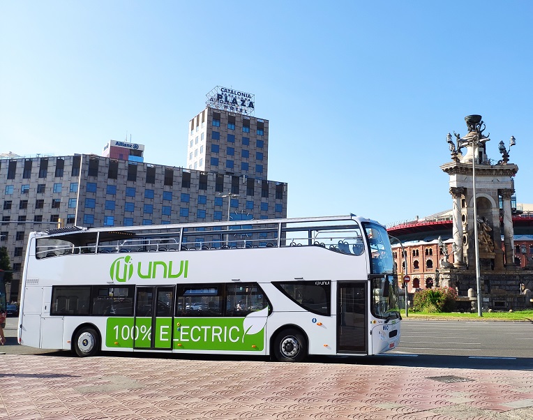 UNVI prueba la nueva generación de su autobús turístico doble piso abierto 100% eléctrico en Barcelona