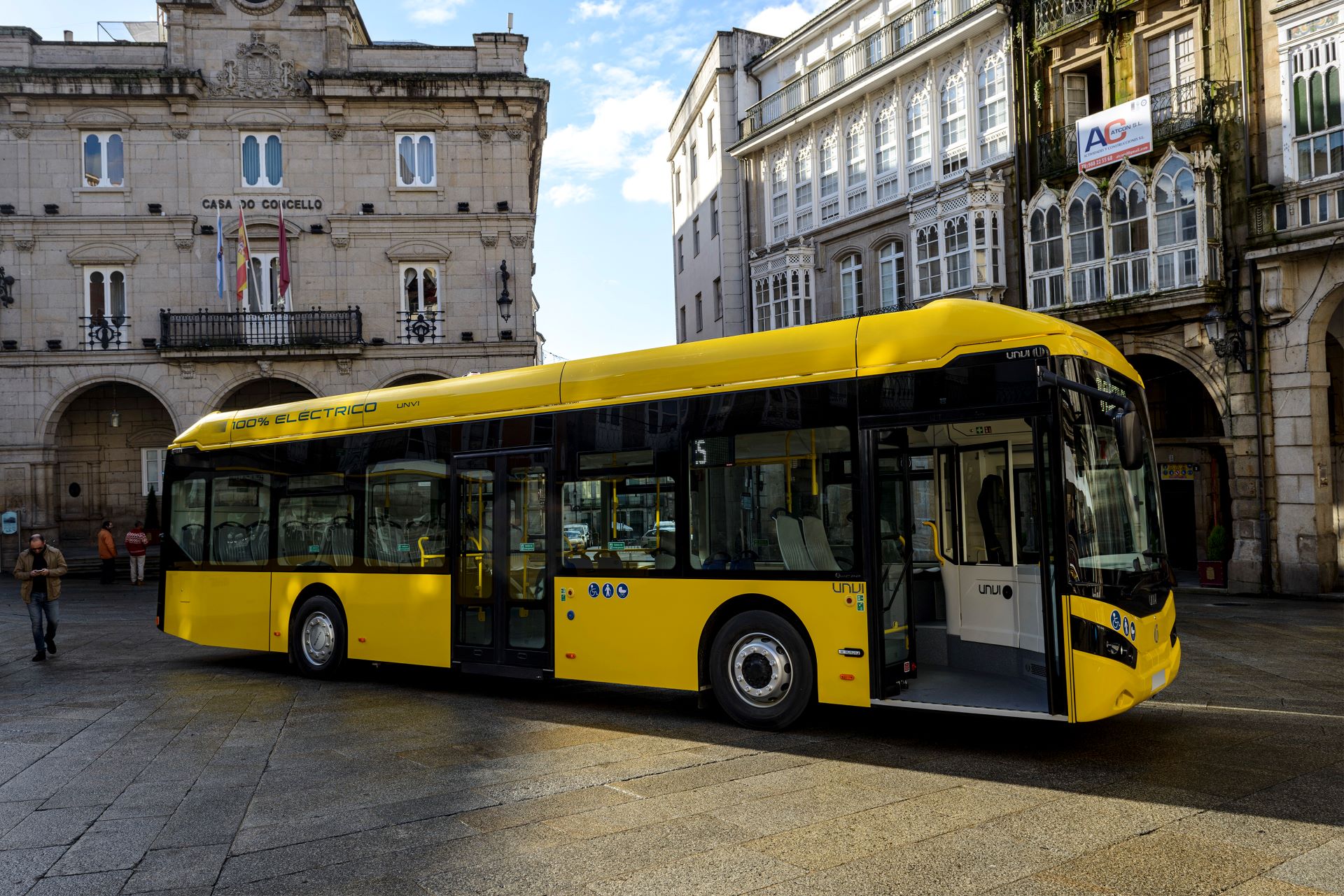 UNVI presenta los nuevos autobuses urbanos 100% eléctricos para la ciudad de Ourense