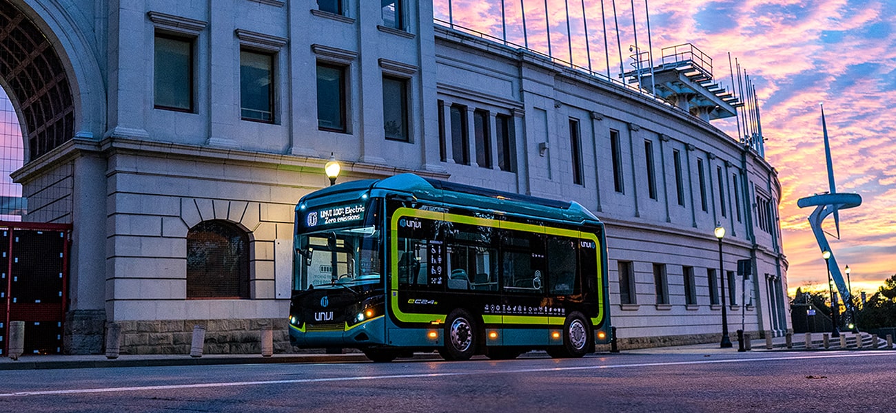 First road tests with the UNVI eC24s,  an innovative electric MIDIBUS