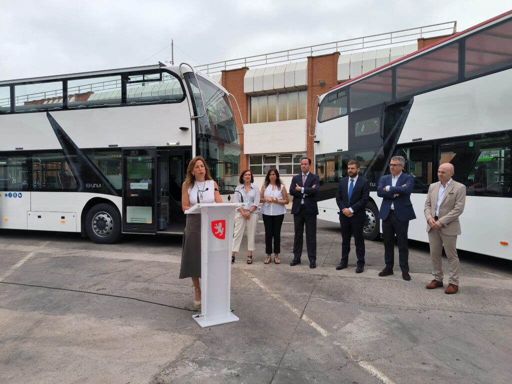 UNVI, referente en autobuses turísticos 100% eléctricos, suministra tres unidades a Zaragoza que opera Avanza