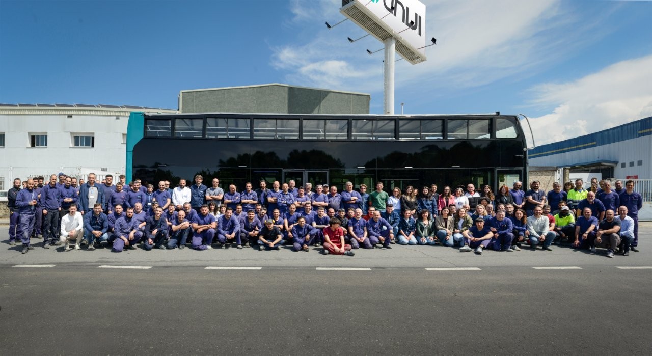 UNVI completa la entrega de 18 autobuses turísticos de doble piso 100% eléctricos i23 para Transports Metropolitans de Barcelona (TMB)